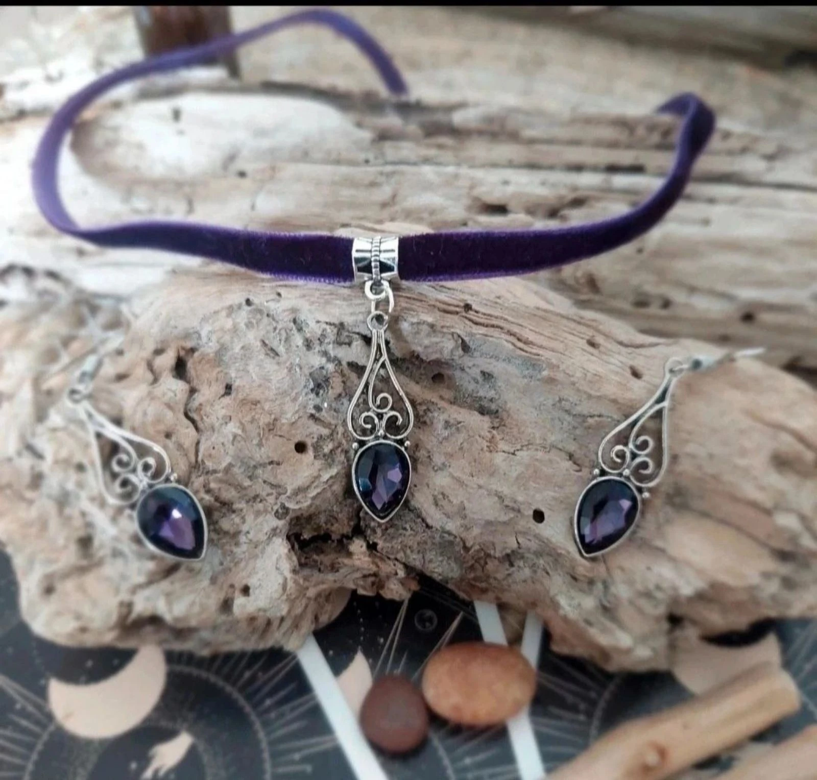 Parure barroca, lágrima de strass violeta, terciopelo – photo 7